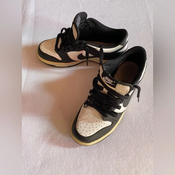 🚫SOLD🚫SOLD🚫Nike Black and White Panda Sneakers Size 6.5 Classic Design - Picture 7 of 9